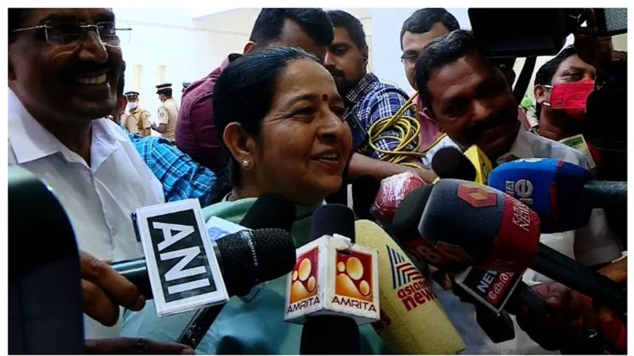 ഉപതെരഞ്ഞെടുപ്പ് ഫലം മുഖ്യമന്ത്രിക്കുള്ള മറുപടി, തൃക്കാക്കരയിലെ വിജയം പി.ടിക്ക് സമര്പ്പിക്കുന്നു: ഉമാ തോമസ് ഉപതെരഞ്ഞെടുപ്പ് ഫലം മുഖ്യമന്ത്രിക്കുള്ള മറുപടി, തൃക്കാക്കരയിലെ വിജയം പി.ടിക്ക് സമര്പ്പിക്കുന്നു: ഉമാ തോമസ്