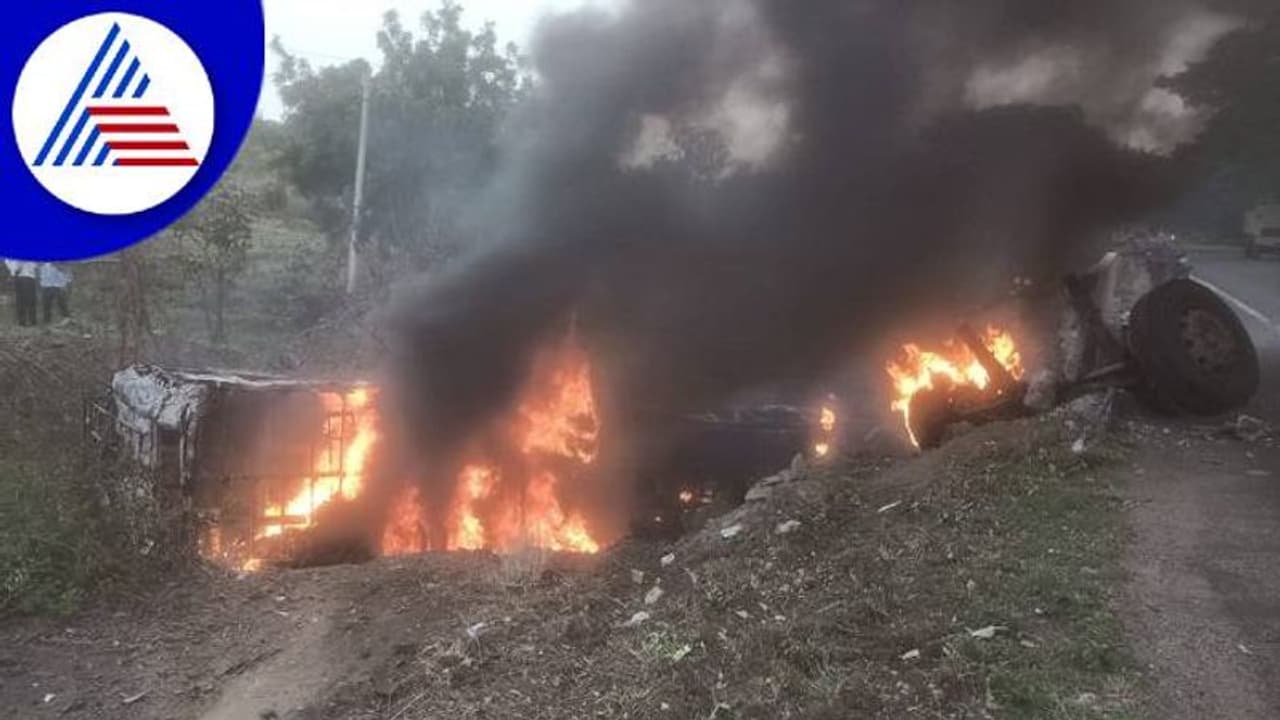 ಕಲಬುರಗಿ ಬಳಿ ಭೀಕರ ಅಪಘಾತ: ಹೊತ್ತಿ ಉರಿದ ಬಸ್, ಮಗು ಸೇರಿ ಏಳು ಮಂದಿ ಸಜೀವ ದಹನ