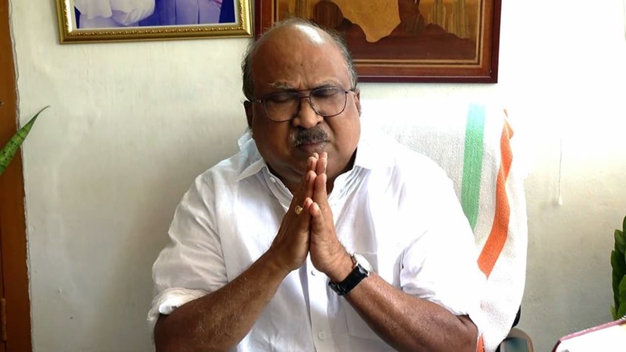 'കോൺഗ്രസുകാരുൾപ്പെടെ ഇങ്ങനെ ആകുന്നത് ലജ്ജാകരം'; കുടുംബത്തിന്റെ ചിത്രത്തെ അസഭ്യം പറഞ്ഞവർക്കെതിരെ കെ വി തോമസ് 'കോൺഗ്രസുകാരുൾപ്പെടെ ഇങ്ങനെ ആകുന്നത് ലജ്ജാകരം'; കുടുംബത്തിന്റെ ചിത്രത്തെ അസഭ്യം പറഞ്ഞവർക്കെതിരെ കെ വി തോമസ്