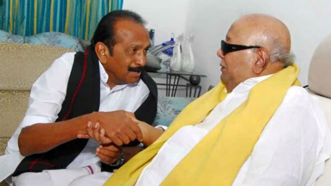 ரியல் ஹீரோ வைகோ தான்...! மருத்துவமனையில் கருணாநிதியை பார்த்து அவர் கூறியது என்ன தெரியுமா..? ஸ்டாலின் உருக்கம் ரியல் ஹீரோ வைகோ தான்...! மருத்துவமனையில் கருணாநிதியை பார்த்து அவர் கூறியது என்ன தெரியுமா..? ஸ்டாலின் உருக்கம்