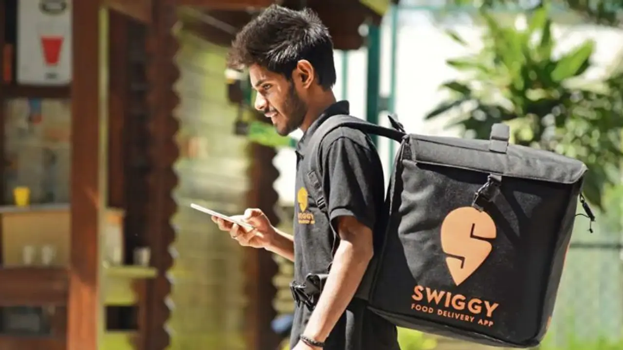 Swiggy One membership पर मिलेंगे ये 3 नए ऑफर, फ्री अनलिमिटेड डिलिवरी के साथ मिलेगा इतना कुछ Swiggy One membership पर मिलेंगे ये 3 नए ऑफर, फ्री अनलिमिटेड डिलिवरी के साथ मिलेगा इतना कुछ
