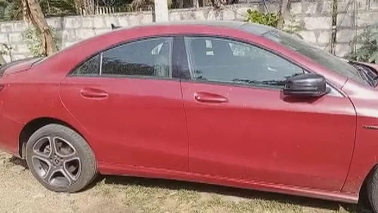 10 ರು. ನಾಣ್ಯ ಕೊಟ್ಟು 6 ಲಕ್ಷ ಮೌಲ್ಯದ ಕಾರು ಖರೀದಿ..!