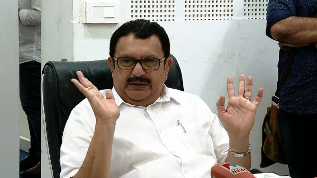 'ഇനിയെങ്കിലും സർക്കാർ ദുർവാശി വിടണം'; ​ഗവർണർ സർക്കാർ പോരിൽ മുരളീധരൻ