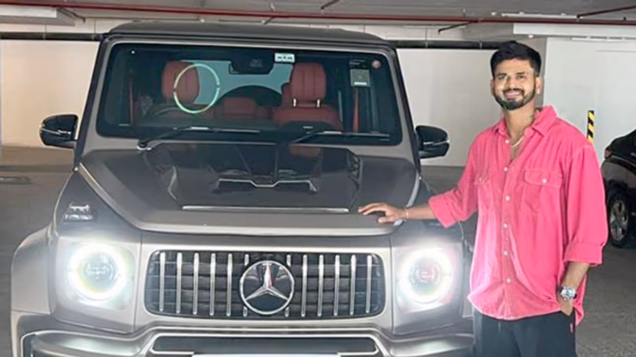 KKR के कप्तान ने खरीदी 2.5 करोड़ की ये धांसू कार, 1 2 नहीं इतनी गाड़ियों के है मालिक KKR के कप्तान ने खरीदी 2.5 करोड़ की ये धांसू कार, 1 2 नहीं इतनी गाड़ियों के है मालिक