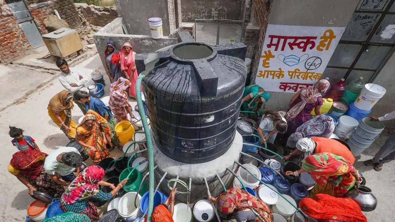  ಒಣಗುತ್ತಿವೆ ತೆಂಗು ಅಡಿಕೆಗೆ ಮರ । ಟ್ಯಾಂಕರ್ ಮೊರೆ ಹೋದ ರೈತರು