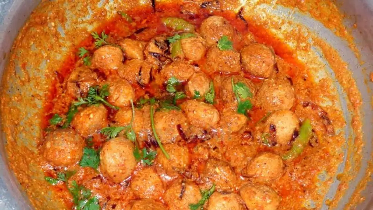 கறி குழம்பு சுவையை மிஞ்சும் மீல் மேக்கர் கிரேவி ! 