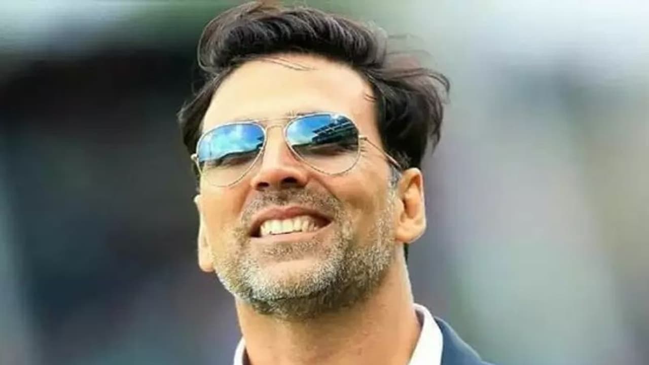 इस मामले में तीनों खान को धूल चटा रहे अक्षय कुमार, एड़ी चोटी का जोर लगाने के बाद भी पीछे सलमान शाहरुख आमिर