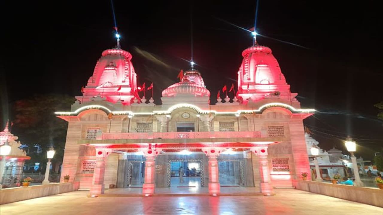 गोरखनाथ मंदिर में कुछ इस तरह से होगा राष्ट्रपति का स्वागत, तैयारियों पर जोर दे रहा प्रशासन गोरखनाथ मंदिर में कुछ इस तरह से होगा राष्ट्रपति का स्वागत, तैयारियों पर जोर दे रहा प्रशासन