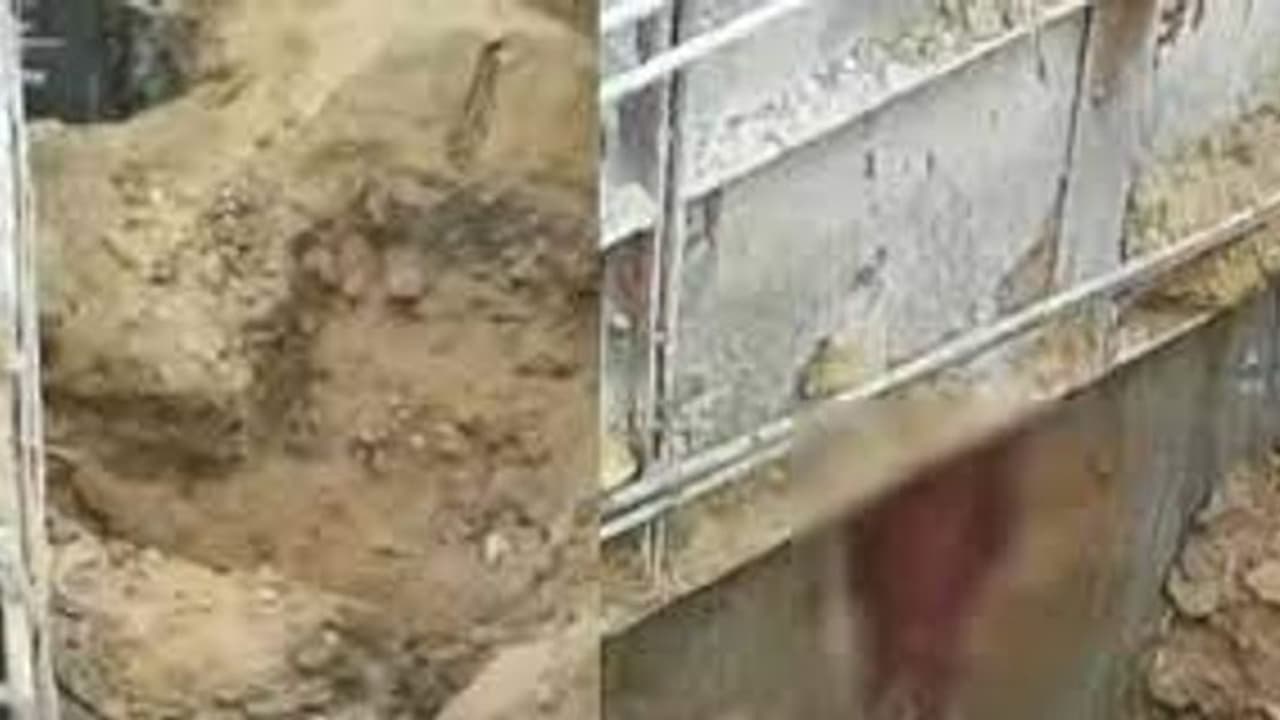 பரபரப்பு!! பாதாளச் சாக்கடை பணி.. பள்ளம் தோண்டிய போது மண் சரிவில் சிக்கி தொழிலாளி உயிரிழப்பு.. பரபரப்பு!! பாதாளச் சாக்கடை பணி.. பள்ளம் தோண்டிய போது மண் சரிவில் சிக்கி தொழிலாளி உயிரிழப்பு..