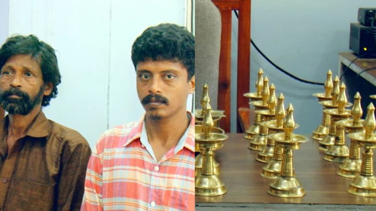 അമ്പതോളം നിലവിളക്കുകൾ, മുപ്പത്തേഴായിരം രൂപയുടെ ക്ഷേത്രോപകരണങ്ങൾ, കവര്ച്ച നടത്തിയ രണ്ടുപേര് പിടിയിൽ അമ്പതോളം നിലവിളക്കുകൾ, മുപ്പത്തേഴായിരം രൂപയുടെ ക്ഷേത്രോപകരണങ്ങൾ, കവര്ച്ച നടത്തിയ രണ്ടുപേര് പിടിയിൽ