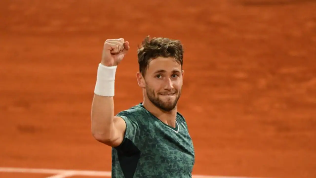 French Open : ഫ്രഞ്ച് ഓപ്പണ് ഫൈനല്, നദാലിന് കാസ്പര് റൂഡ് എതിരാളി; വനിതാ ഫൈനല് ഇന്ന് French Open : ഫ്രഞ്ച് ഓപ്പണ് ഫൈനല്, നദാലിന് കാസ്പര് റൂഡ് എതിരാളി; വനിതാ ഫൈനല് ഇന്ന്