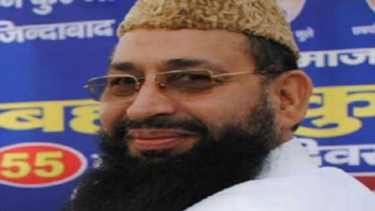 यूपी पुलिस ने पूर्व मंत्री याकूब पर कसा शिकंजा, संपत्ति होगी कुर्क, मीट फैक्ट्रियां भी होंगी बंद यूपी पुलिस ने पूर्व मंत्री याकूब पर कसा शिकंजा, संपत्ति होगी कुर्क, मीट फैक्ट्रियां भी होंगी बंद