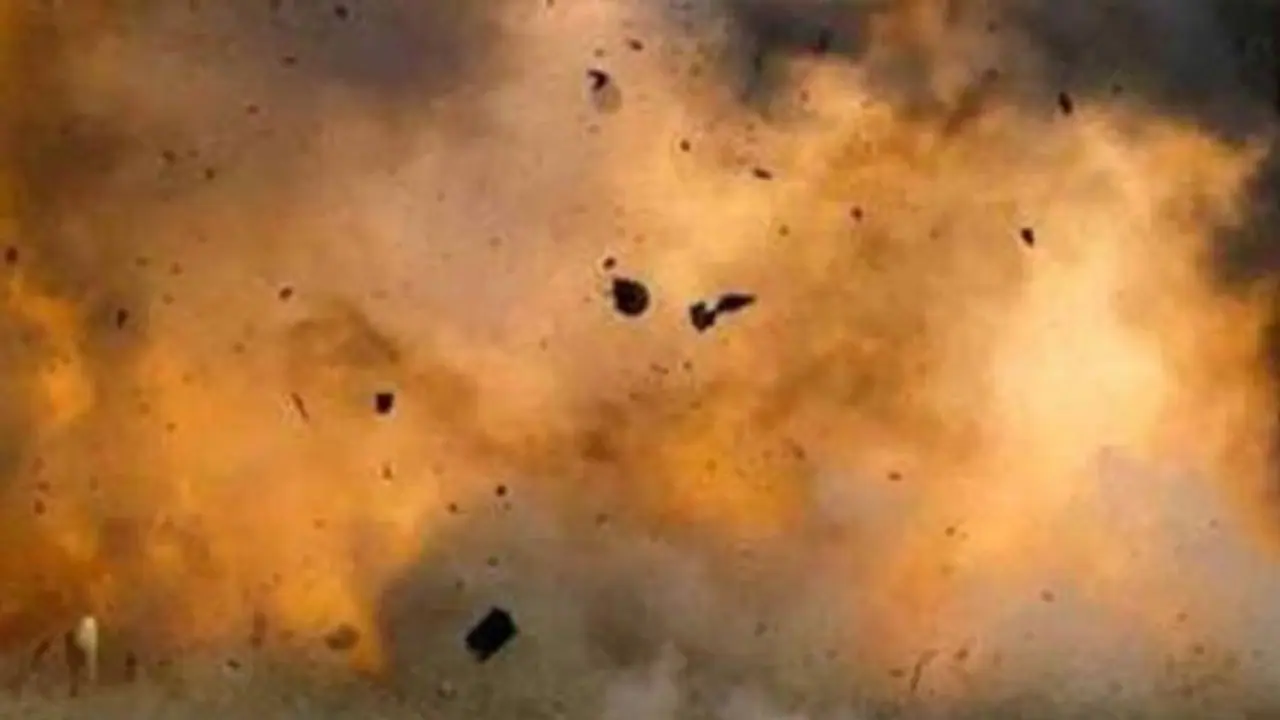 పశ్చిమ బెంగాల్‌లో బాంబు పేలుడు..టిఎంసి కార్యకర్త మృతి.. ఇద్దరికి తీవ్ర గాయాలు..