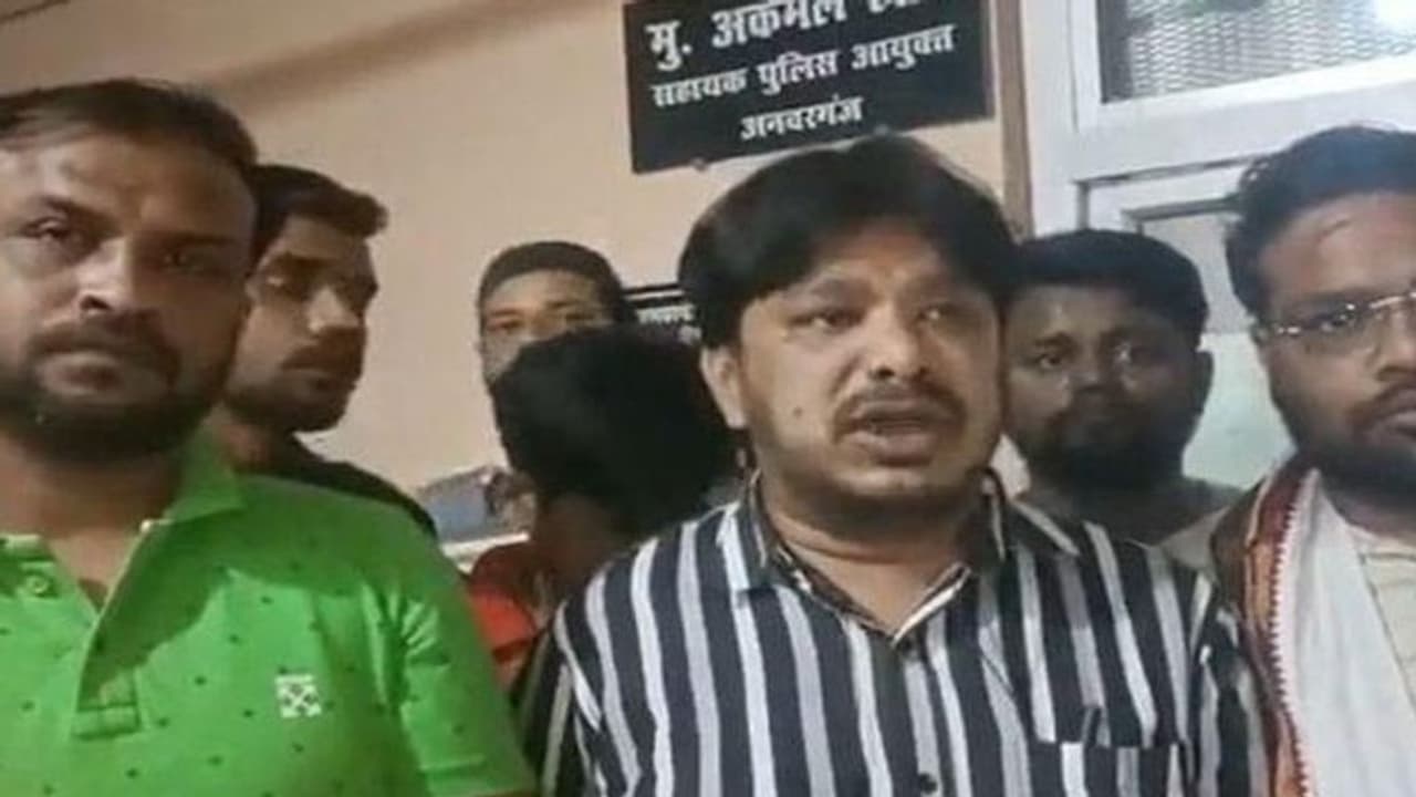 कानपुर हिंसा का मास्टर माइंड हयात जफर हाशमी गिरफ्तार, यूपी एसटीएफ ने लखनऊ से दबोचा कानपुर हिंसा का मास्टर माइंड हयात जफर हाशमी गिरफ्तार, यूपी एसटीएफ ने लखनऊ से दबोचा