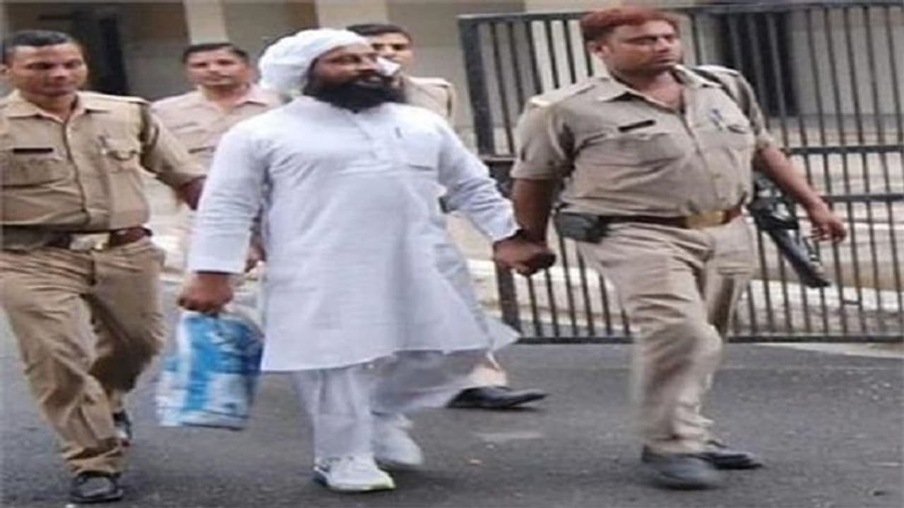 वाराणसी ब्लास्ट केस में गाज़ियाबाद कोर्ट ने वलीउल्लाह को माना दोषी, इस तारीख को सुनाई जायेगी सज़ा वाराणसी ब्लास्ट केस में गाज़ियाबाद कोर्ट ने वलीउल्लाह को माना दोषी, इस तारीख को सुनाई जायेगी सज़ा