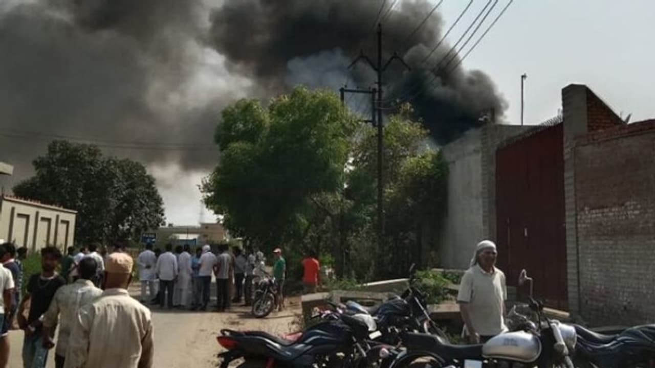 ഉത്തർപ്രദേശിലെ കെമിക്കൽ ഫാക്ടറിയിൽ വൻ പൊട്ടിത്തെറി; എട്ട് പേർ കൊല്ലപ്പെട്ടു, നിരവധി പേർ കുടുങ്ങി