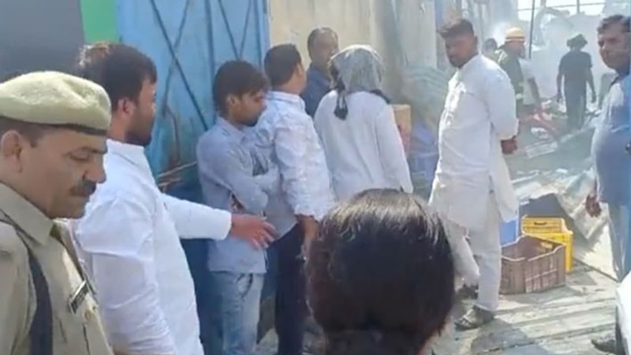 യുപി കെമിക്കൽ പ്ലാന്റിലെ പൊട്ടിത്തെറി; കൊല്ലപ്പെട്ടവരുടെ എണ്ണം 12 ആയി, വിശദമായ അന്വേഷണത്തിന് നിർദ്ദേശം