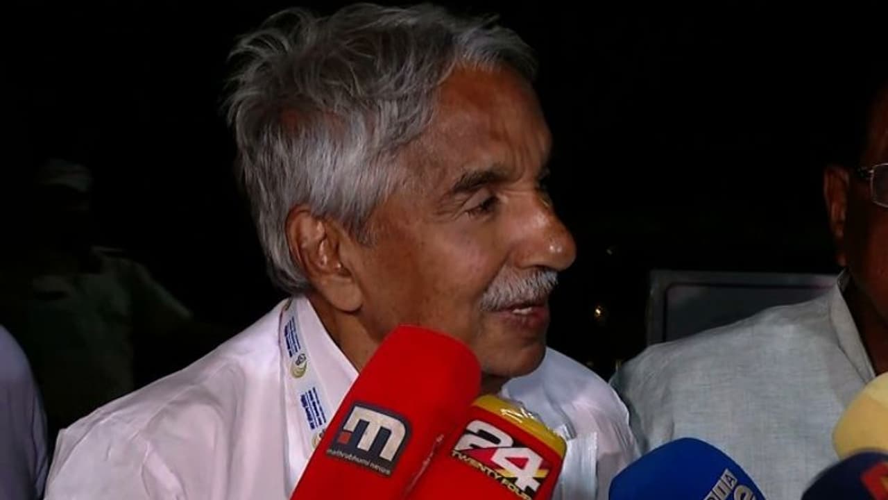 പാമോയിൽ കേസിൽ തന്നെ പ്രതിചേര്‍ത്തിരുന്നെങ്കില്‍ ഉദ്യോഗസ്ഥർ രക്ഷപ്പെടുമായിരുന്നു : ഉമ്മന്‍ ചാണ്ടി