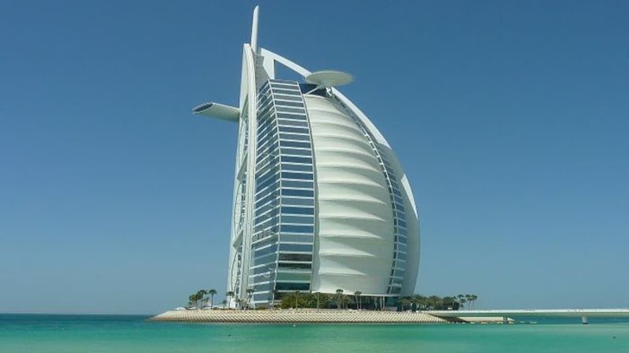 ये है 11 स्टार होटल, एक रात ठहरने के लिए देने होते हैं 20 लाख रुपए, जानिए क्या है इसमें खास ये है 11 स्टार होटल, एक रात ठहरने के लिए देने होते हैं 20 लाख रुपए, जानिए क्या है इसमें खास