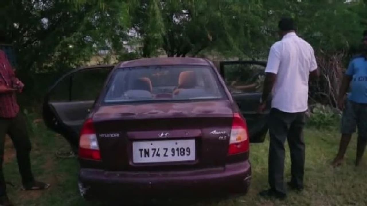 காருக்குள் சிக்கிய 3 குழந்தைகள்... விளையாடிக்கொண்டிருந்த போது நிகழ்ந்த விபரீதம்!!