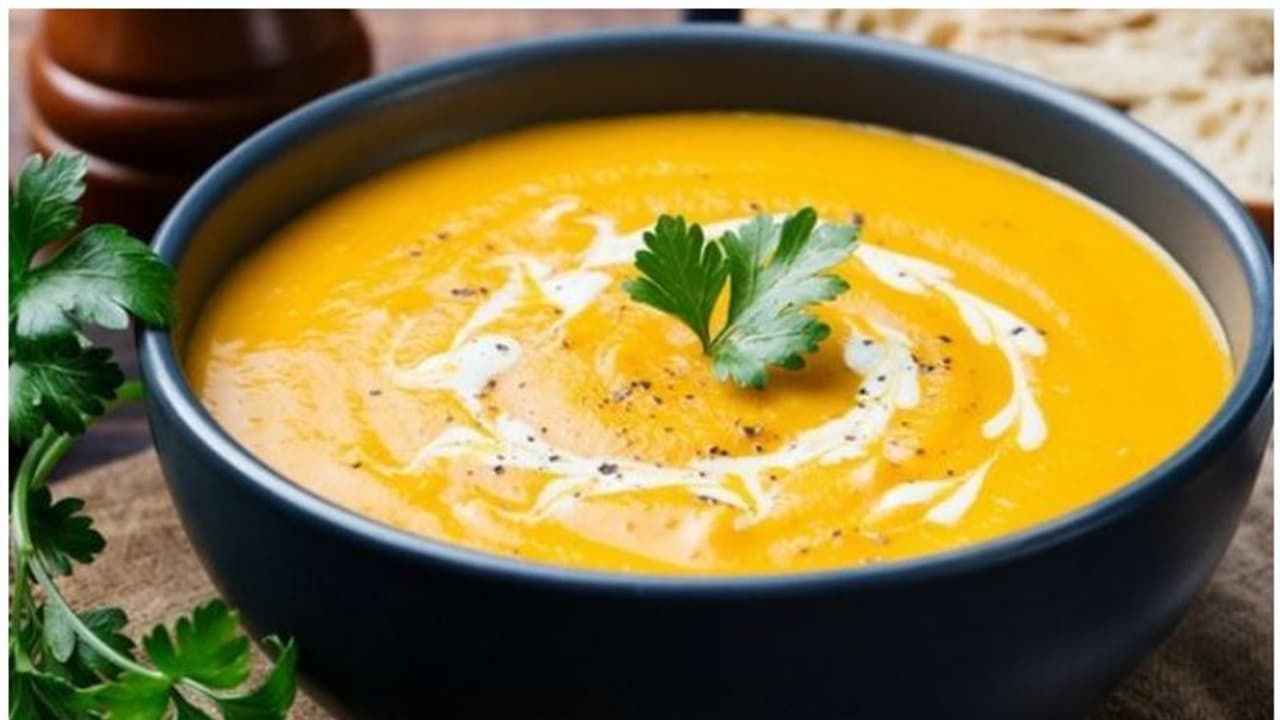 Healthy Soup Recipe : ഹെൽത്തിയായൊരു സൂപ്പായാലോ, തയ്യാറാക്കാം കിടിലൻ തക്കാളി സൂപ്പ് 