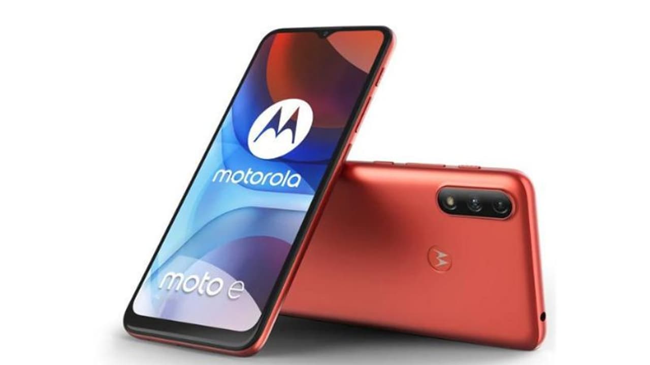 Motorola के इस तीन कैमरे वाले स्मार्टफोन को खरीदें मात्र 749 रुपए में, देर की तो कहीं हाथ से न निकल जाए मौका