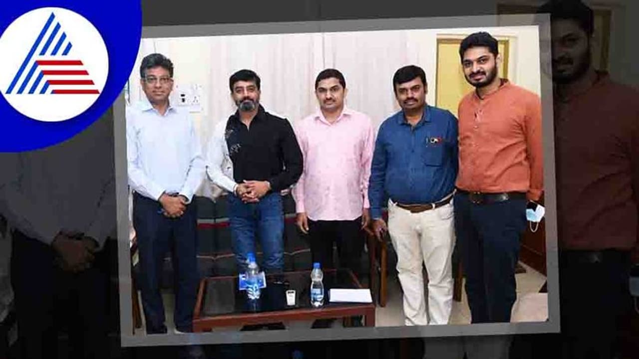 ಬೆಂಗಳೂರಿನ ಸ್ವಚ್ಛತೆಗಾಗಿ 'ಜೊತೆ ಜೊತೆಯಲಿ' ನಟ ಅನಿರುದ್ಧ್ ಪಣ, ಬಿಬಿಎಂಪಿಗೆ ಸಲಹೆ! ಬೆಂಗಳೂರಿನ ಸ್ವಚ್ಛತೆಗಾಗಿ 'ಜೊತೆ ಜೊತೆಯಲಿ' ನಟ ಅನಿರುದ್ಧ್ ಪಣ, ಬಿಬಿಎಂಪಿಗೆ ಸಲಹೆ!