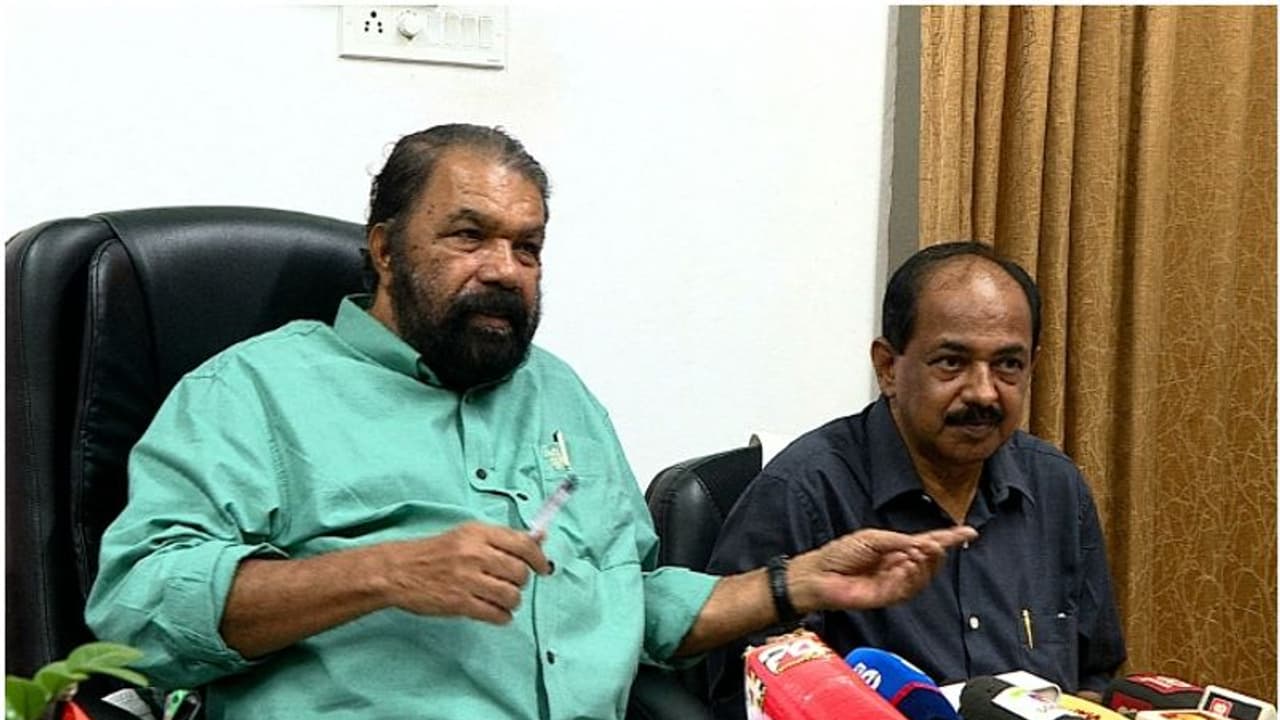  Food Safety : സ്കൂൾ ഭക്ഷ്യസുരക്ഷ; പരിശോധനയ്ക്ക് സംയുക്തസമിതി,കുട്ടികള്‍ക്കൊപ്പം ഭക്ഷണം കഴിക്കാൻ മന്ത്രിമാരും