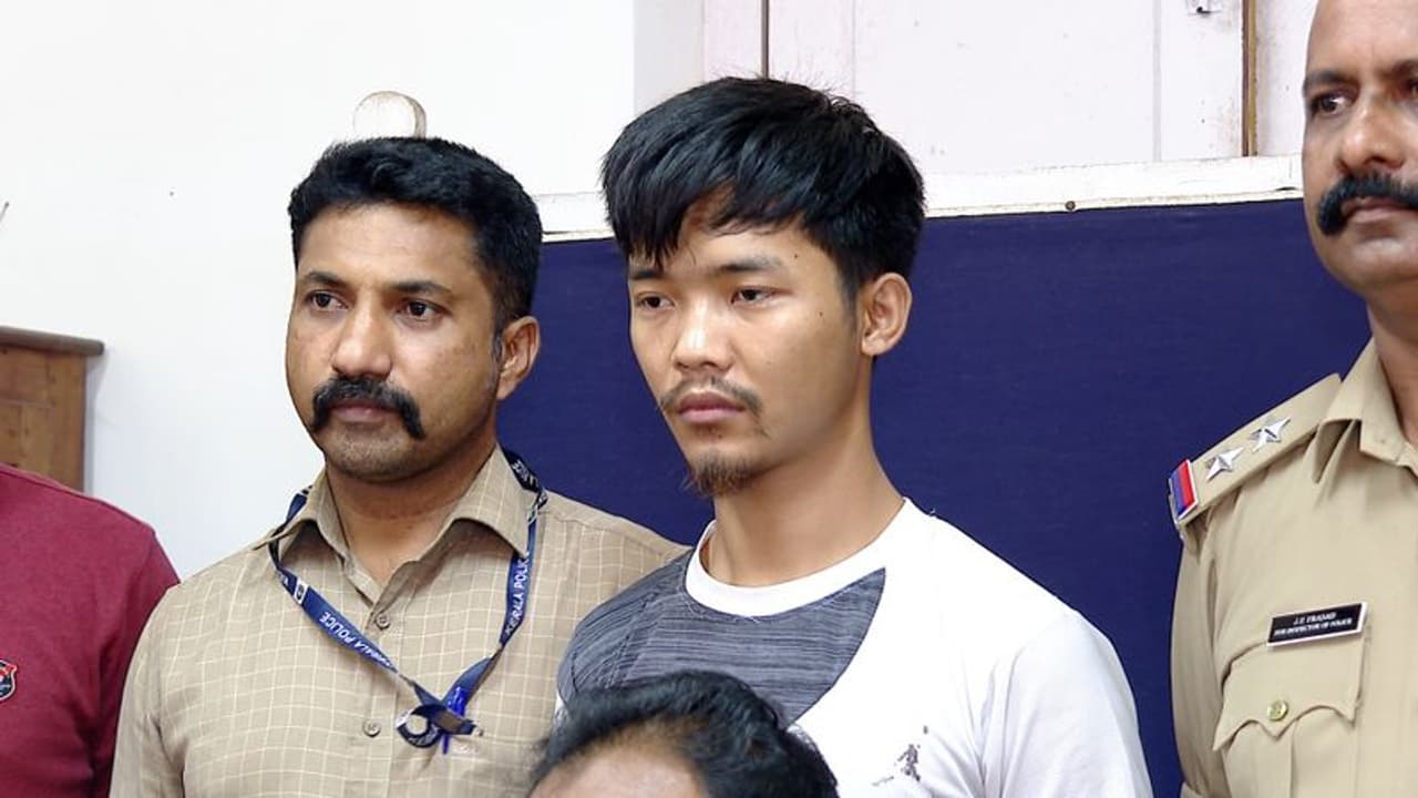 ഘട്ടങ്ങളായി 60 ലക്ഷം അയച്ചു, കൊല്ലത്തെ വീട്ടമ്മയ്ക്ക് വിലപിടിപ്പുള്ള സമ്മാനം വന്നില്ല, പ്രതി പിടിയിൽ 