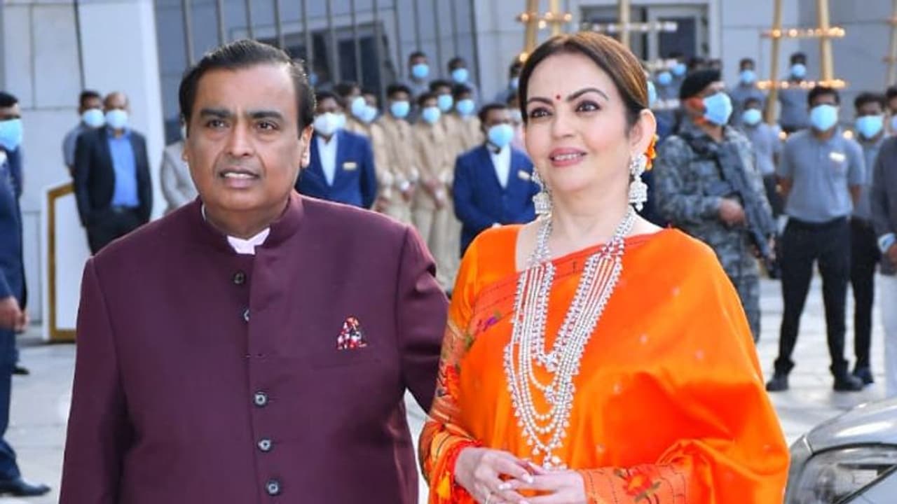 മുകേഷ് അംബാനിക്കും കുടുംബത്തിനും വധഭീഷണി, ഒരാൾ പിടിയിൽ മുകേഷ് അംബാനിക്കും കുടുംബത്തിനും വധഭീഷണി, ഒരാൾ പിടിയിൽ