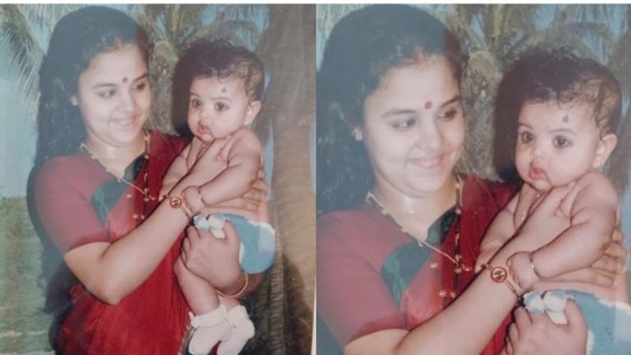 'നിന്റെ കുഞ്ഞിന്റെ കാര്യം നീ മറക്കാത്തത് പോലെ, എന്റെ കുഞ്ഞിനെ ഞാനും മറക്കില്ല'; കുറിപ്പുമായി ശിൽപ ബാല 'നിന്റെ കുഞ്ഞിന്റെ കാര്യം നീ മറക്കാത്തത് പോലെ, എന്റെ കുഞ്ഞിനെ ഞാനും മറക്കില്ല'; കുറിപ്പുമായി ശിൽപ ബാല