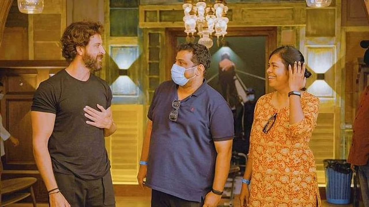 விக்ரம் வேதா இந்தி ரீமேக்கில் ஹிருத்திக் ரோஷனை நடிக்க வைத்தது ஏன்? சீக்ரெட்டை உடைத்த இயக்குனர்