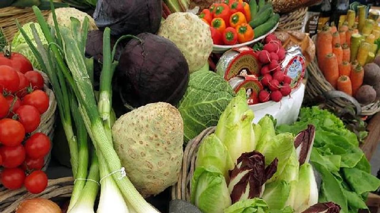 വയസ് 102, ഇപ്പോഴും പച്ചക്കറി വിറ്റ് ഉപജീവനം നടത്തി ലക്ഷ്മി, അമ്മ ഒരു ഉരുക്കുവനിതയാണ് എന്ന് മകൻ വയസ് 102, ഇപ്പോഴും പച്ചക്കറി വിറ്റ് ഉപജീവനം നടത്തി ലക്ഷ്മി, അമ്മ ഒരു ഉരുക്കുവനിതയാണ് എന്ന് മകൻ