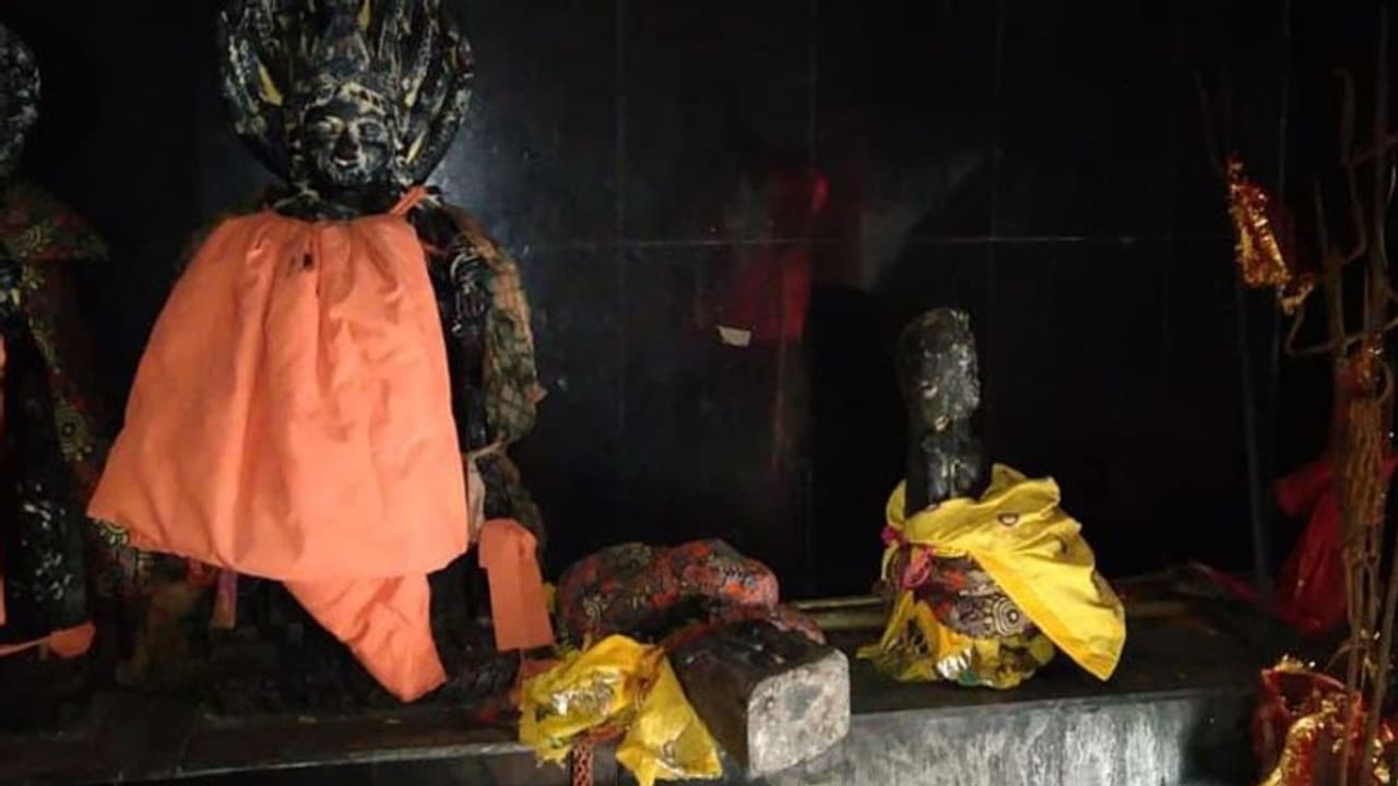 कैलाश कुंड में 13,500 फीट की ऊंचाई पर स्थित प्राचीन वासुकी नाग मंदिर में तोड़फोड़, मैग्नेटिक बम बना बड़ा खतरा कैलाश कुंड में 13,500 फीट की ऊंचाई पर स्थित प्राचीन वासुकी नाग मंदिर में तोड़फोड़, मैग्नेटिक बम बना बड़ा खतरा