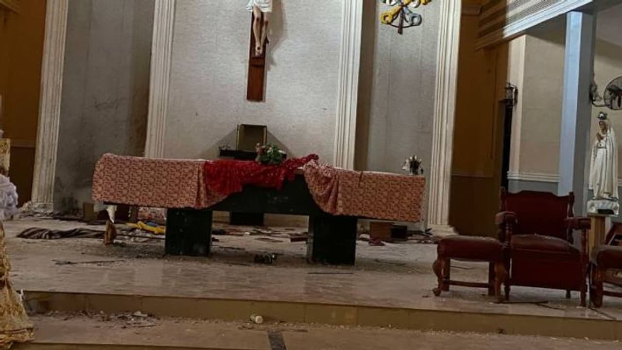 நைஜீரியா தேவாலயத்தில் துப்பாக்கிச் சூடு.. 20 க்கும் மேற்பட்டோர் பலி...!