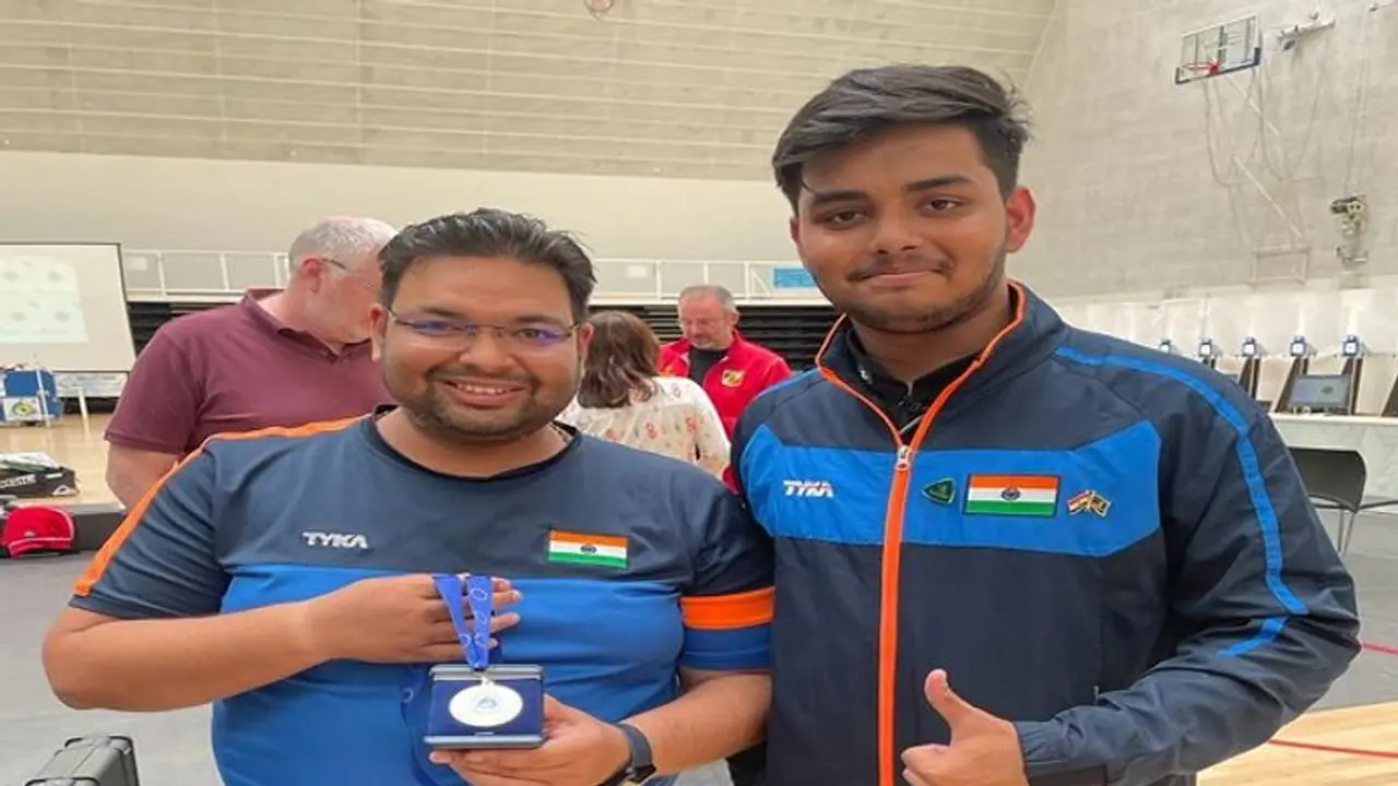 सिपाही के बेटे ने रायफल शूटिंग में जीता गोल्ड मेडल, बेल्जियम में चल रही प्रतियोगिता में लिया था भाग सिपाही के बेटे ने रायफल शूटिंग में जीता गोल्ड मेडल, बेल्जियम में चल रही प्रतियोगिता में लिया था भाग