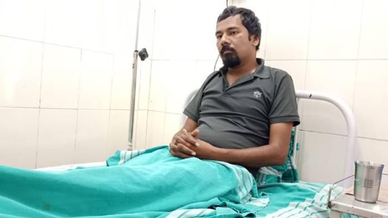 മൂന്നാറിൽ വാട്ടര് അതോറിറ്റി ജീവനക്കാരന് താൽക്കാലിക ജീവനക്കാരന്റെ മര്ദ്ദനം, തലയ്ക്ക് പരിക്കേറ്റു, ആശുപത്രിയിൽ മൂന്നാറിൽ വാട്ടര് അതോറിറ്റി ജീവനക്കാരന് താൽക്കാലിക ജീവനക്കാരന്റെ മര്ദ്ദനം, തലയ്ക്ക് പരിക്കേറ്റു, ആശുപത്രിയിൽ