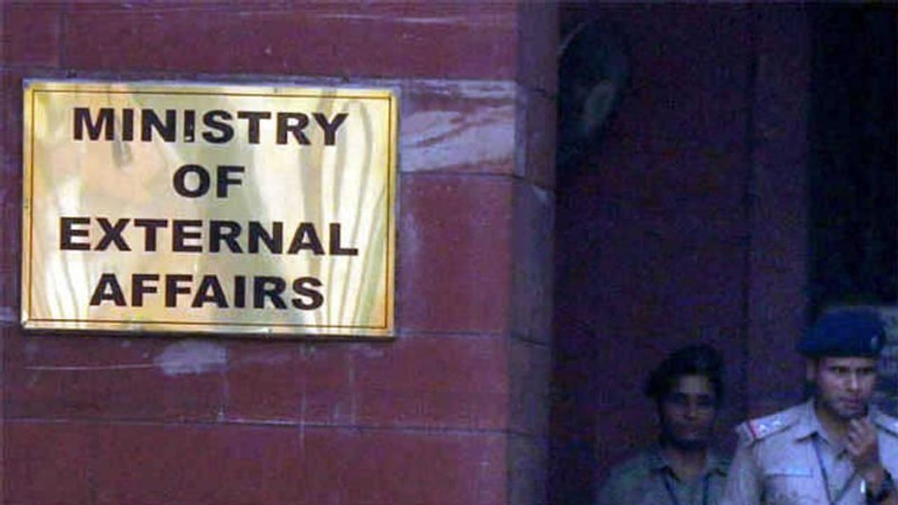 పాకిస్తాన్లో భారత హైకమీషన్కు సారథిగా గీతిక శ్రీవాస్తవ.. తొలి మహిళగా రికార్డు పాకిస్తాన్లో భారత హైకమీషన్కు సారథిగా గీతిక శ్రీవాస్తవ.. తొలి మహిళగా రికార్డు