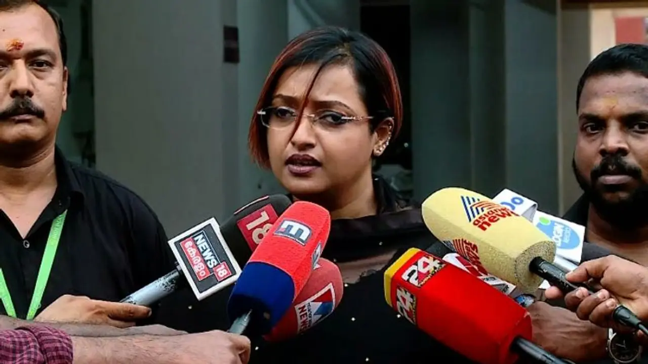 Swapna Suresh : 'ജീവന് ഭീഷണിയുണ്ട്, സുരക്ഷ വേണം'; സ്വപ്ന സുരേഷിന്റെ ഹർജി കോടതി ഇന്ന് പരിഗണിക്കും Swapna Suresh : 'ജീവന് ഭീഷണിയുണ്ട്, സുരക്ഷ വേണം'; സ്വപ്ന സുരേഷിന്റെ ഹർജി കോടതി ഇന്ന് പരിഗണിക്കും