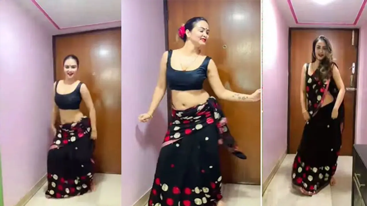 Mohini Ghosh ने चढ़ती जवानी पर दिखाए ज़बरदस्त हॉट मूव्स, वीडियो देखकर आ सकता है पसीना Mohini Ghosh ने चढ़ती जवानी पर दिखाए ज़बरदस्त हॉट मूव्स, वीडियो देखकर आ सकता है पसीना