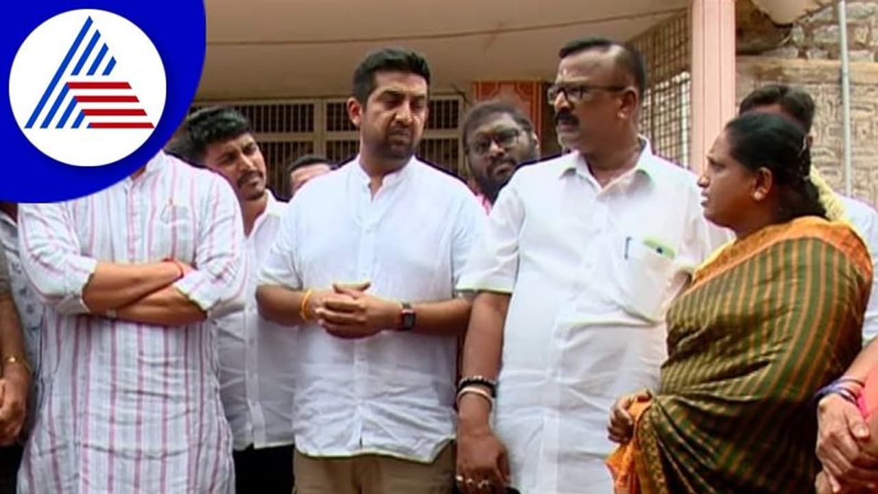 Tumakuru: ಸಚಿವ ಬಿ.ಸಿ ನಾಗೇಶ್ ಮನೆ ಎದುರು ಪ್ರತಿಭಟನೆ ನಡೆಸಿದ ವಿದ್ಯಾರ್ಥಿಗಳು ಜೈಲು ಪಾಲು Tumakuru: ಸಚಿವ ಬಿ.ಸಿ ನಾಗೇಶ್ ಮನೆ ಎದುರು ಪ್ರತಿಭಟನೆ ನಡೆಸಿದ ವಿದ್ಯಾರ್ಥಿಗಳು ಜೈಲು ಪಾಲು