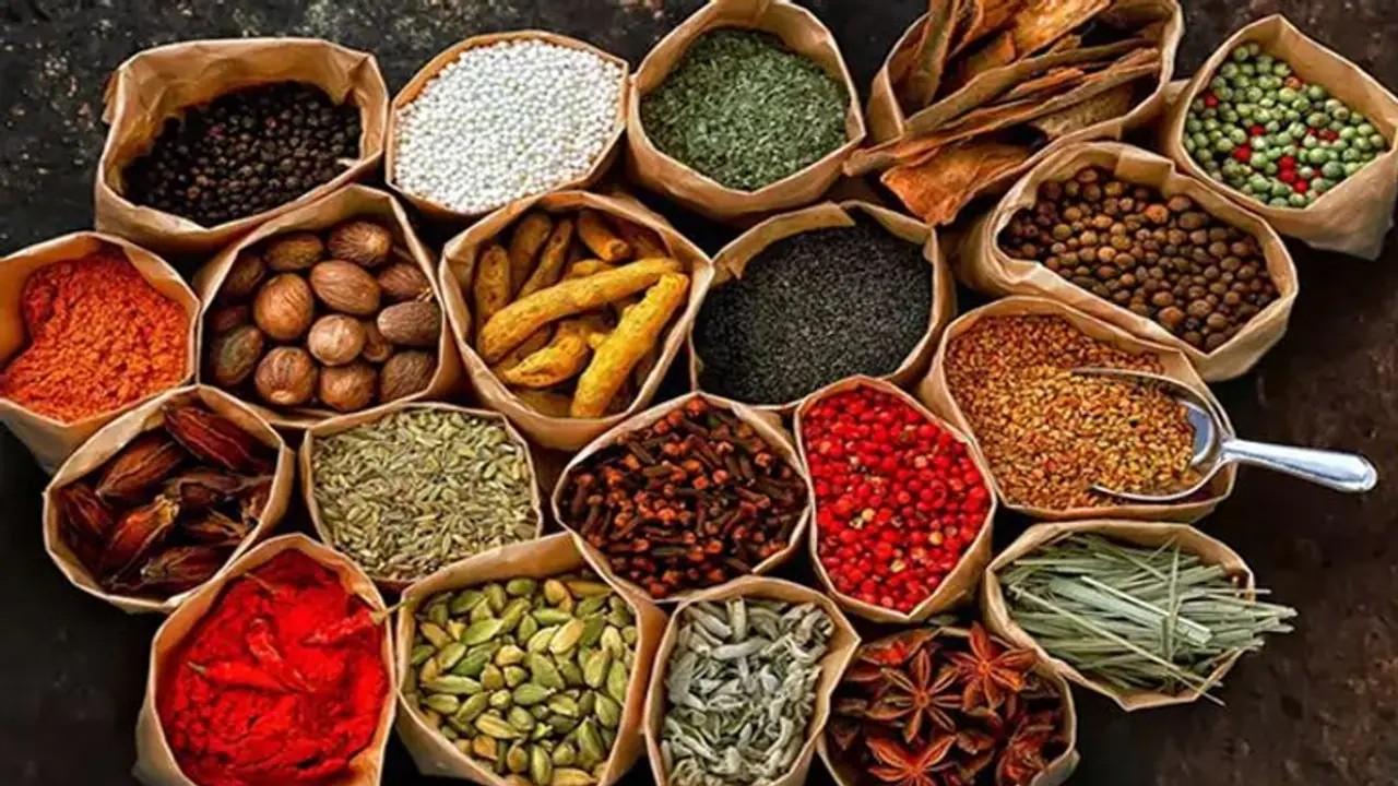 జీలకర్ర, యాలకులు, లవంగాలు ఎన్ని వ్యాధులను తగ్గిస్తాయో తెలుసా? జీలకర్ర, యాలకులు, లవంగాలు ఎన్ని వ్యాధులను తగ్గిస్తాయో తెలుసా?