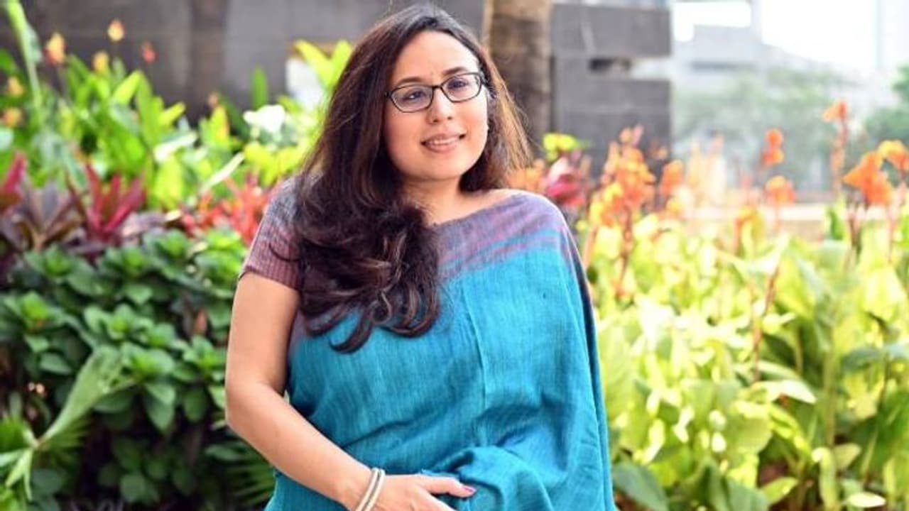 അതെ, എനിക്ക് കോങ്കണ്ണും, വളഞ്ഞ കഴുത്തുമാണ്, അതാണ് എന്റെ പ്രത്യേകത; രാധിക പറയുന്നു