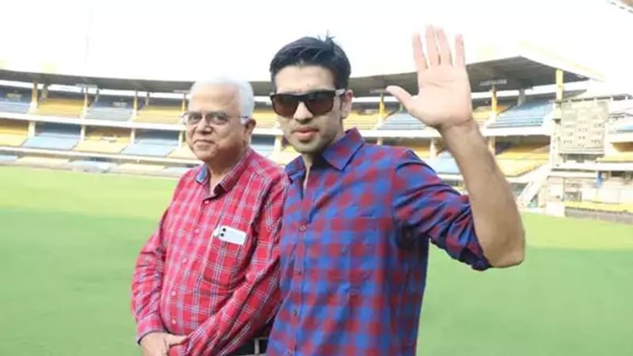 क्रिकेटर नमन ओझा के पिता को किया गिरफ्तार, कई दिन से पुलिस कर रही थी तलाश, जानिए इसकी वजह