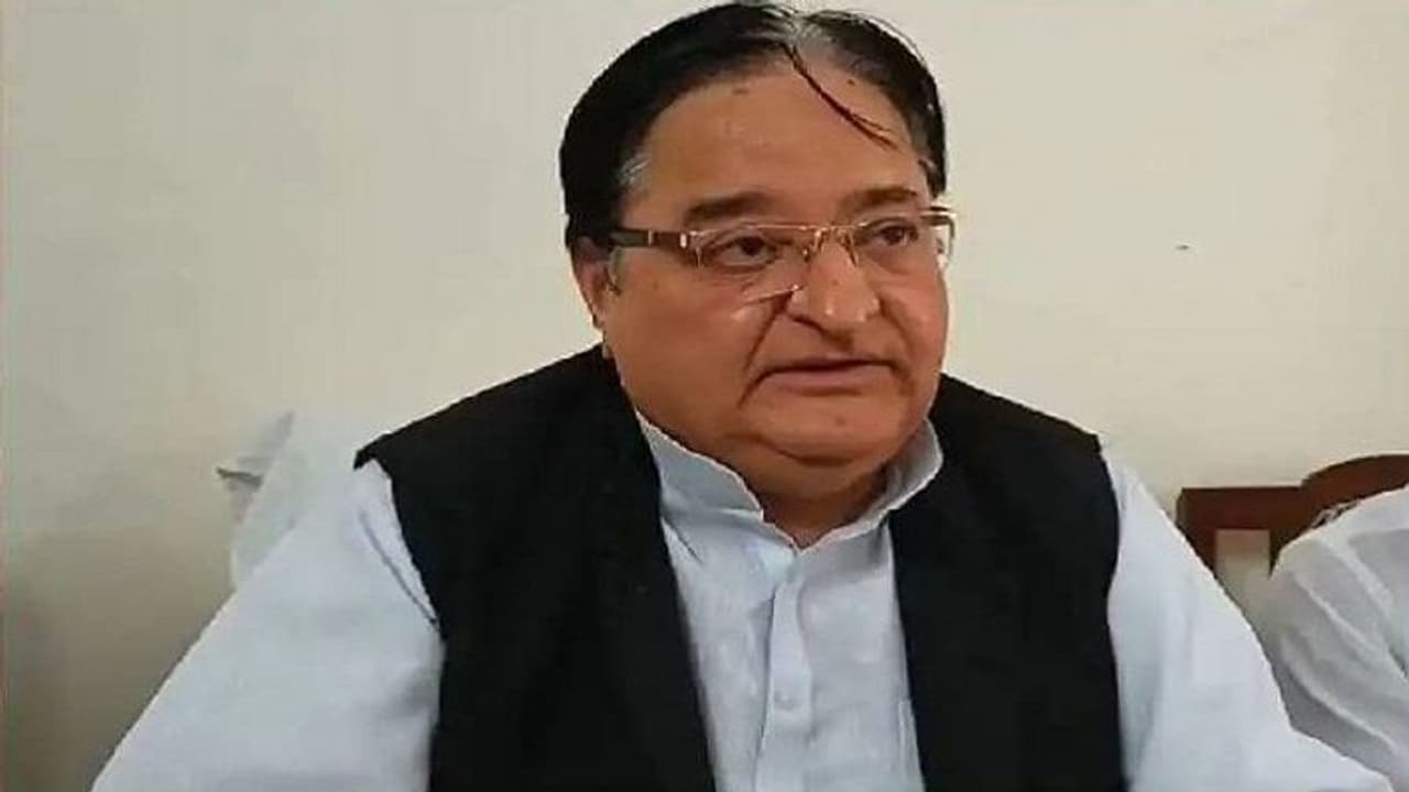 सपा सांसद एसटी हसन ने नूपुर शर्मा और उनके पति को लेकर दिया बड़ा बयान, कही ऐसी बात सपा सांसद एसटी हसन ने नूपुर शर्मा और उनके पति को लेकर दिया बड़ा बयान, कही ऐसी बात