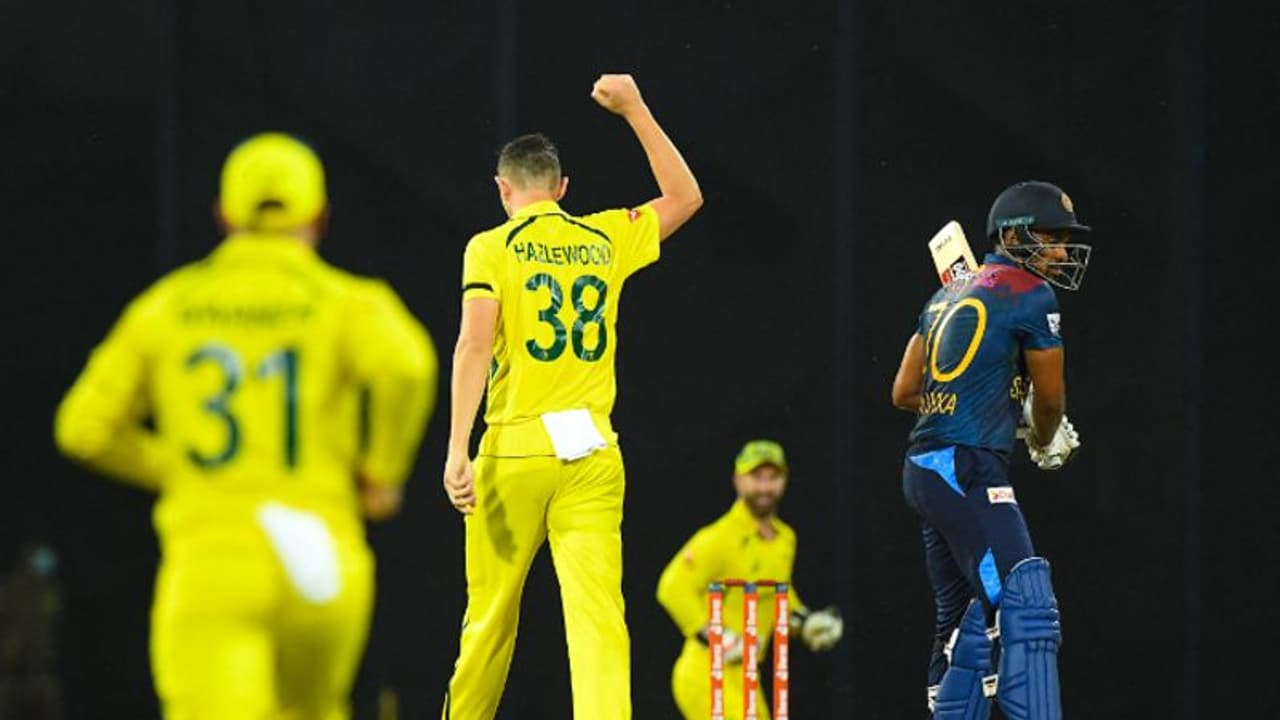 SL vs AUS : W 0 1 W 0 W; ഇത് ജോഷ് ഹേസല്വുഡിന്റെ ഐതിഹാസിക ഓവര് SL vs AUS : W 0 1 W 0 W; ഇത് ജോഷ് ഹേസല്വുഡിന്റെ ഐതിഹാസിക ഓവര്