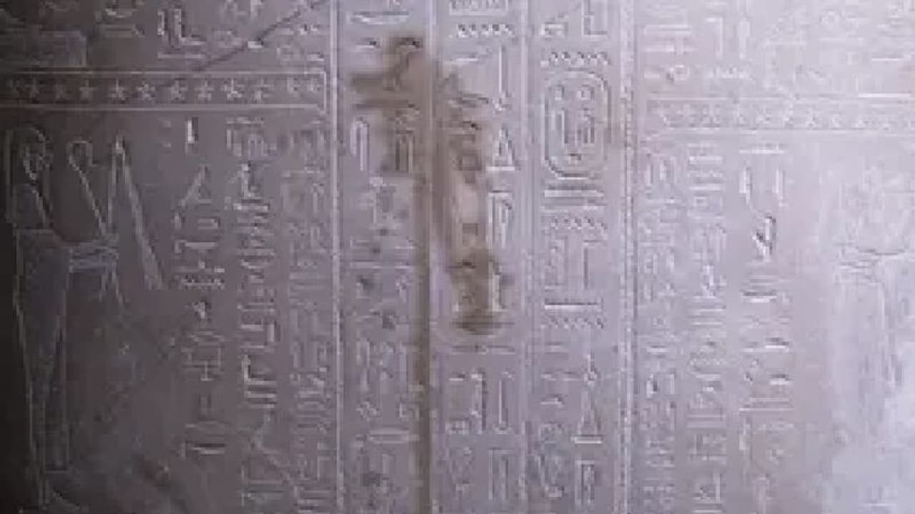 കാമുകിയോട് വഴക്കിട്ട ദേഷ്യത്തില്‍ മ്യൂസിയത്തില്‍ കയറി 40 കോടിയുടെ മുതലുകള്‍ നശിപ്പിച്ച് യുവാവ്