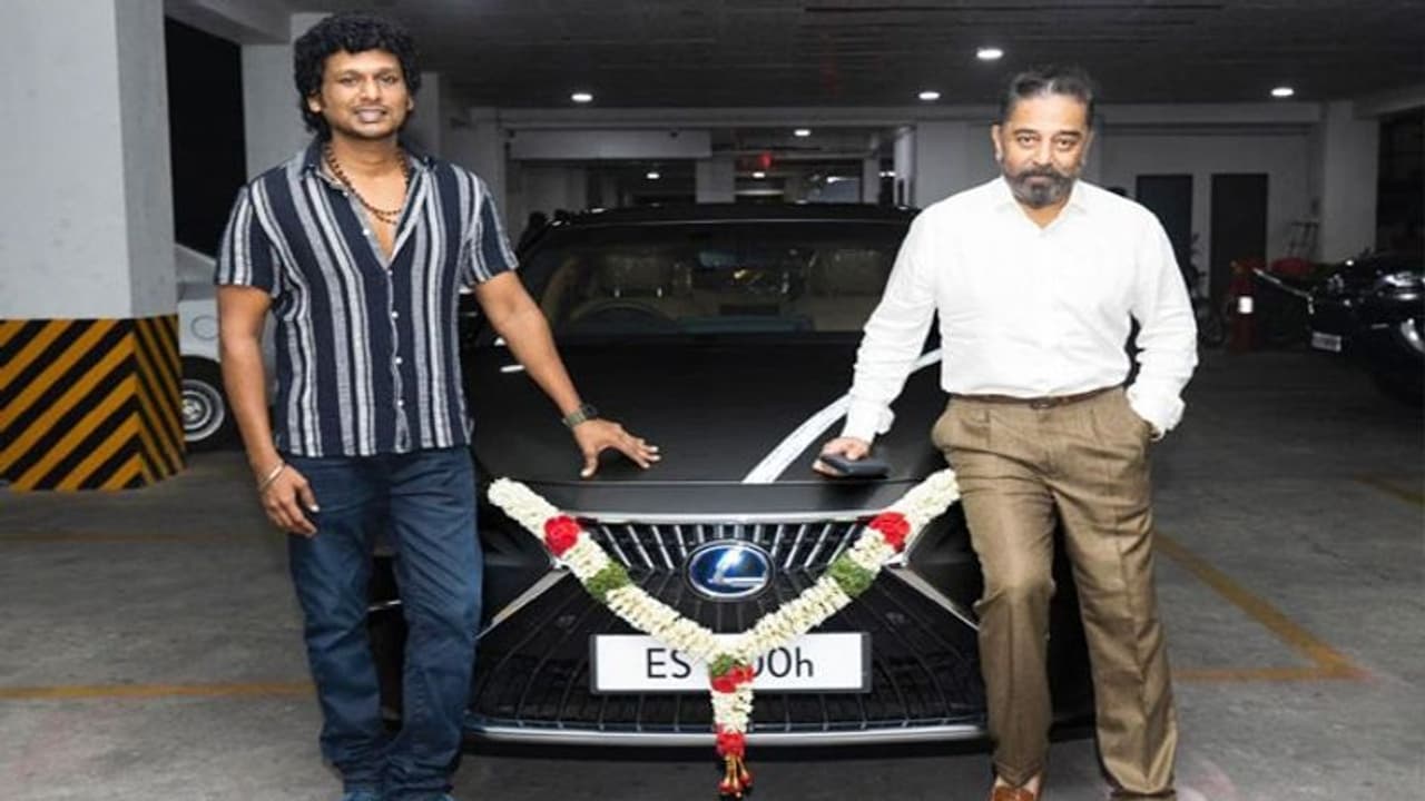 దిల్ ఖుష్ అయిన కమల్ హాసన్, డైరెక్టర్ కు కాస్ట్లీ కార్ గిఫ్ట్, కారు ఖరీదు ఎంతో తెలుసా..? 