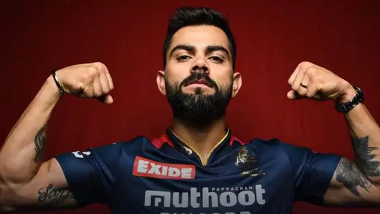 'ডবল সেঞ্চুরি' বিরাট কোহলিরর, মাঠের বাইরে গড়লেন নয়া রেকর্ড 'ডবল সেঞ্চুরি' বিরাট কোহলিরর, মাঠের বাইরে গড়লেন নয়া রেকর্ড