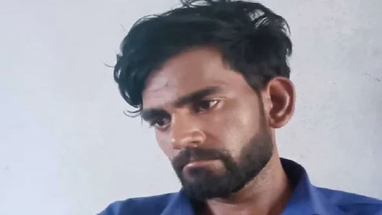 उन्नाव: पिता ही निकला नाबालिग बेटी का हत्यारा, मां बाप ने पड़ोसियों को फंसाने के लिए रची थी साजिश उन्नाव: पिता ही निकला नाबालिग बेटी का हत्यारा, मां बाप ने पड़ोसियों को फंसाने के लिए रची थी साजिश